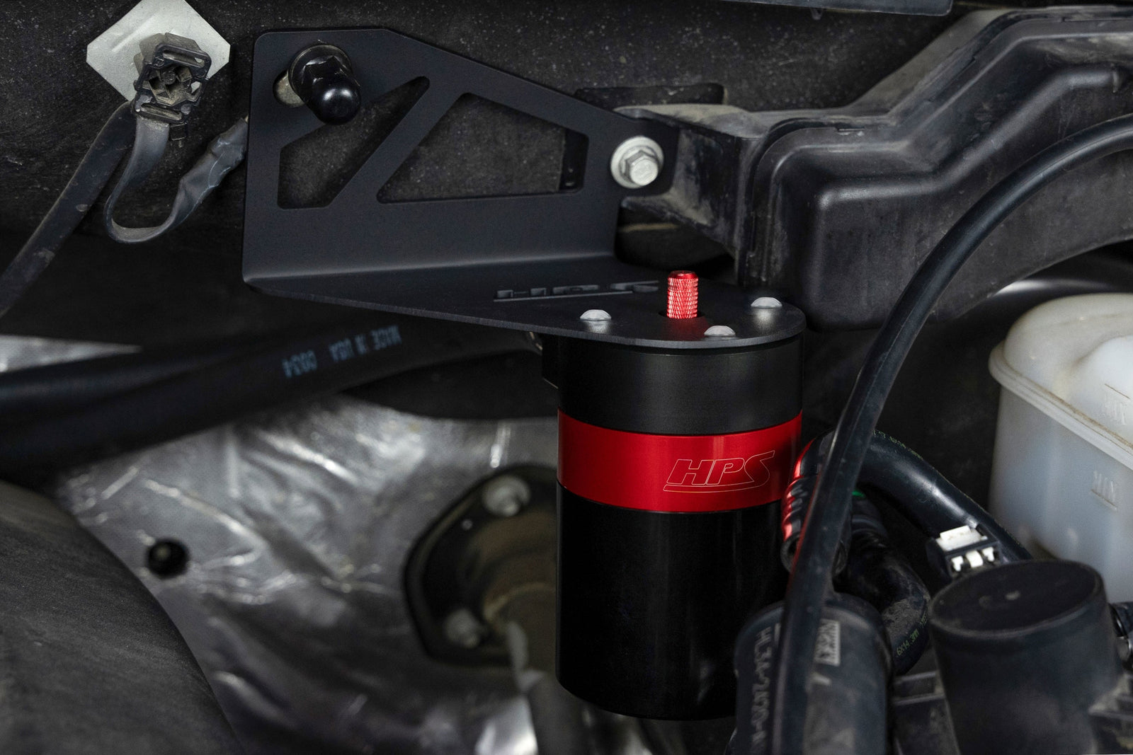 HPS-860-028 HPS Red 147ML Oil Catch Can Mount Bracket For 15-20 Ford F-150 2.7L 3.5L V6 P552